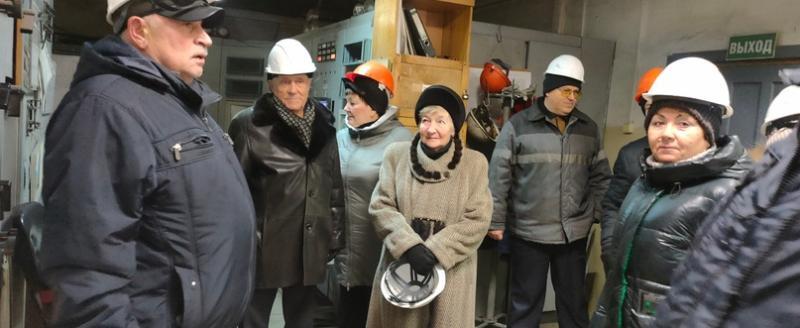  «Ах, как хочется вернуться!..»: ветераны Саткинского чугуноплавильного завода побывали на предприятии 