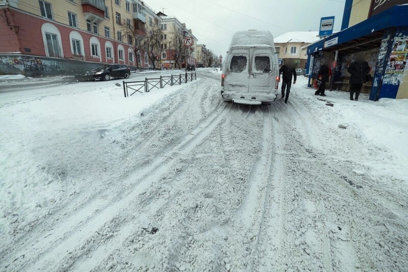 «Пришлось стоять на морозе»: в Сатке водитель маршрутки высадил детей, не довезя их до нужной остановки 