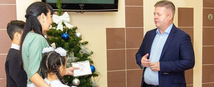 Заместитель губернатора Челябинской области подарил стиральную машину семье из Сатки 