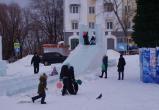 «По улице пройти невозможно!»: дети и подростки, взрывающие петарды, держат в страхе жителей Саткинского района 