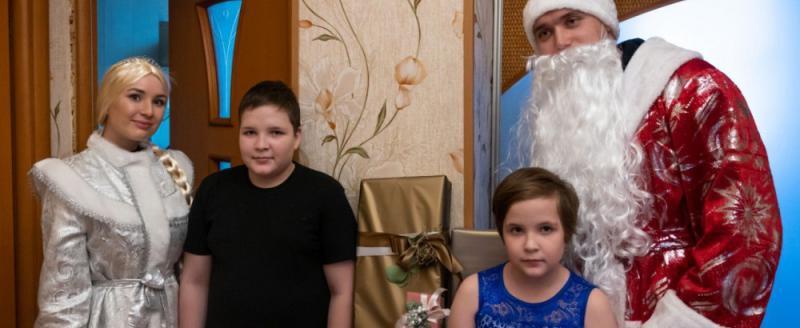 Более 40 жителей Саткинского района получили подарки в рамках благотворительной акции «Ёлка желаний» 