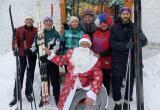 «Вместо посоха - палки»: гостей лыжной базы в Бакале встретил Дед Мороз 