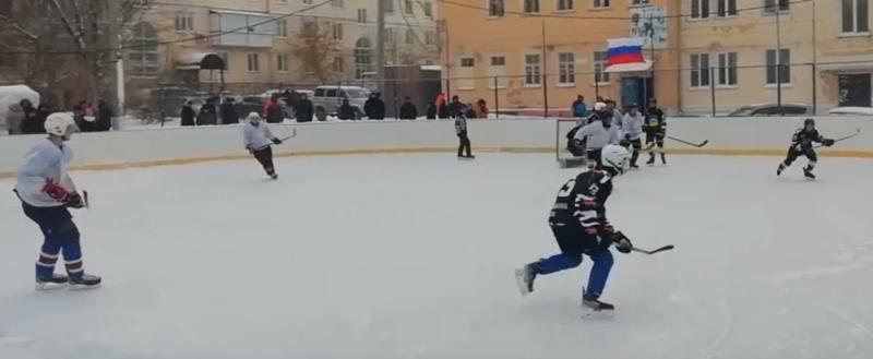 «Все будет хоккей!»: команды «Сатка 08-09» и «Магнезит» встретились на льду 