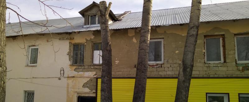 «Нас выжили!»: почему жители одного из домов Сатки вынуждено покинули свои квартиры