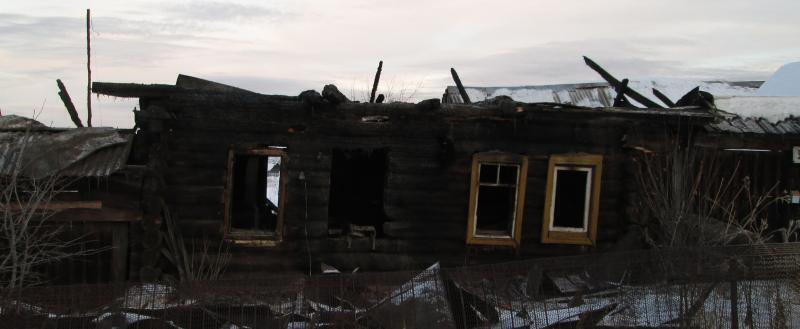 «Подхожу: а там огонь…»: погорелец из Катавки рассказал о пожаре, который уничтожил его дом  