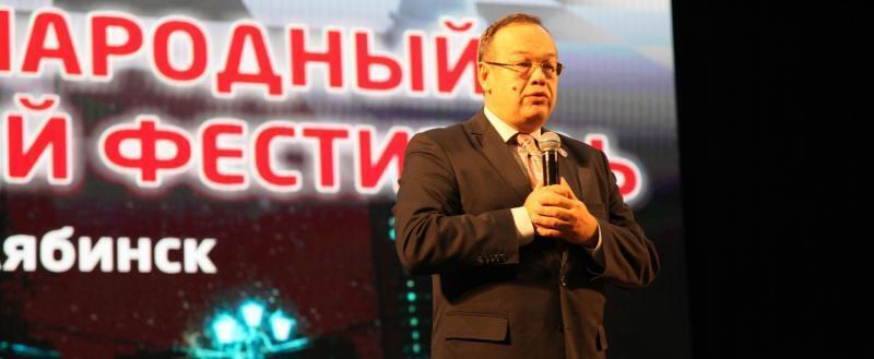 Директор саткинского шахматного клуба «Вертикаль» Амир Гилязов принял участие в открытии международного турнира 