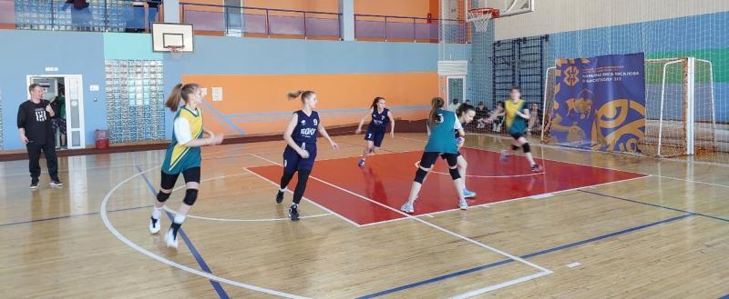 В Сатке прошёл дивизионный этап соревнований по баскетболу «Школьная лига Кирилла Писклова» 