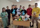 Студенты и преподаватели из Сатки внесли вклад в сбор гуманитарной помощи для детей Донбасса 