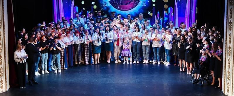 «Счастье - петь!»: 15 хоровых коллективов Саткинского района боролись за победу в конкурсе «Друзей многоголосье»