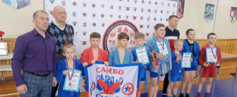 Самбисты Саткинского района завоевали 6 медалей на областном турнире 