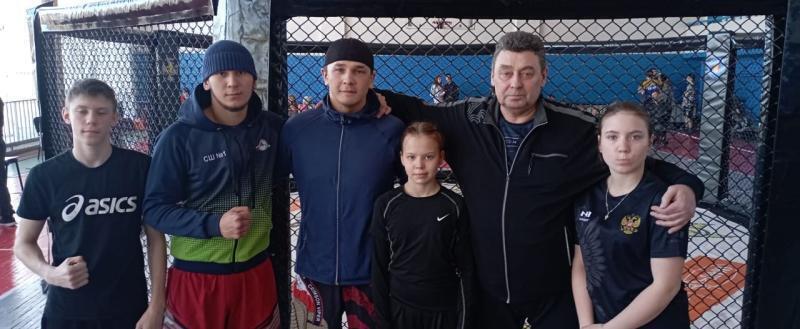 «Сильные и ещё сильнее!»: спортсмены из Саткинского района завоевали медали на турнире по ММА