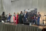 «Звучали хиты и аплодисменты»: артисты из саткинского Дворца культуры «Строитель» выступили на концерте в Юрюзани 
