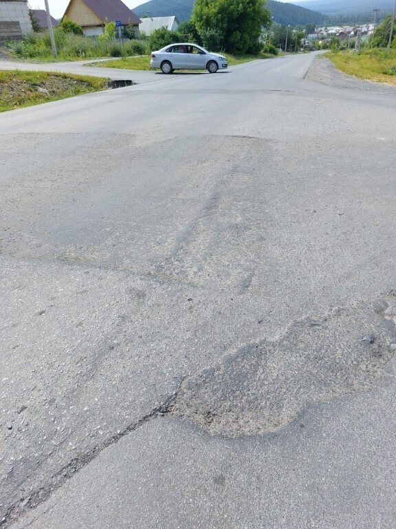 «Будем реагировать»: губернатор Челябинской области Алексей Текслер призвал сообщать ему о проблемных дорогах 