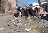 «Утомлённые грязью»: бакальцы просят очистить от мусора территорию около контейнеров 