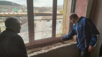 «Какие кабинеты переедут из поликлиники?»: план ремонтных работ в саткинской больнице изменился 