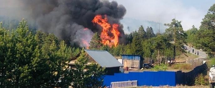 «В секундах от посёлка»: в Саткинском районе устанавливается причина большого пожара в Жукатау