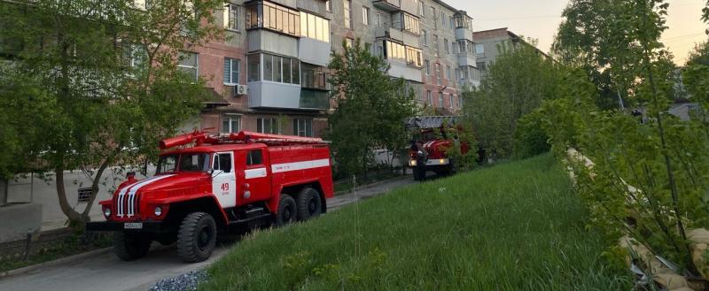 «Что случилось?»: происшествие на Бакальской в Сатке собрало несколько пожарных машин 