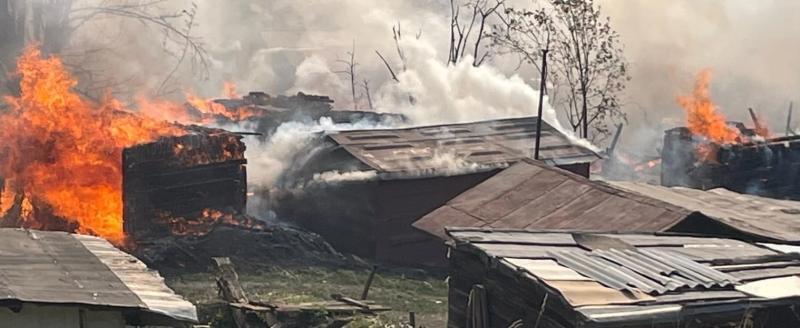 «Более пяти часов боролись с огнём»: рассказываем подробнее о пожаре, который вчера произошёл в Бакале 