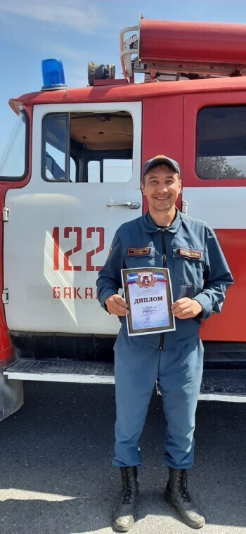 «Впереди - областной этап»: бакалец Денис Гибадуллин – в числе лучших водителей пожарного автомобиля