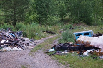 «Грязный фоторепортаж»: сайт «Говорит Сатка» проехался по живописным окрестностям, которые зарастают мусором  
