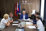 Сенатор Олег Цепкин провёл совещание по благоустройству Каргинского парка 