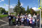 «Путь из школы домой»: дорожные полицейские посвятили в пешеходы саткинских первоклассников  