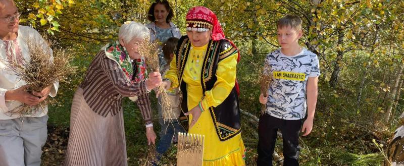 «Льняные истории»: в Саткинском районе состоялся праздник урожая