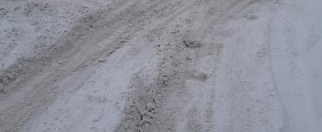  Состояние дорог в Сатке оставляет желать лучшего: рыхлый снег и скользкая колея 