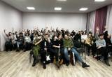 Душевная встреча: саткинские студенты организовали квартирник