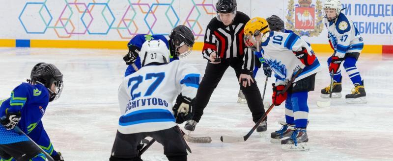 Первый опыт в хоккейных баталиях: юные спортсмены дебютировали в турнире 