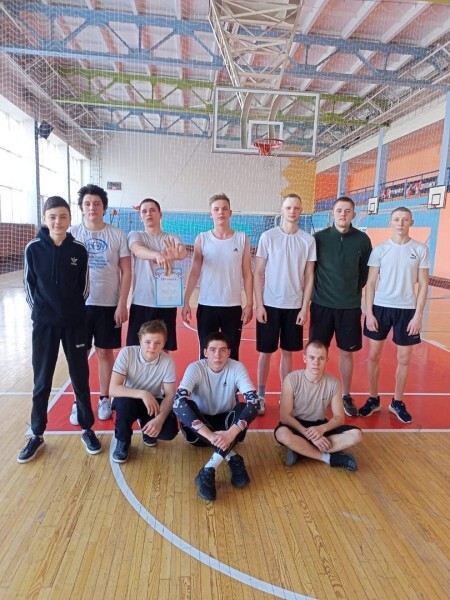 Сражались самоотверженно: баскетбольная команда саткинских студентов заняла призовое место в соревнованиях