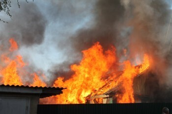 Ночной пожар в селе Айлино Саткинского района