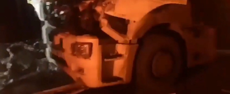 Два многотонника столкнулись на трассе в Саткинском районе