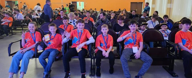 Юные саткинцы завоевали второе место на региональном этапе международного фестиваля робототехники «РобоФинист 2024»