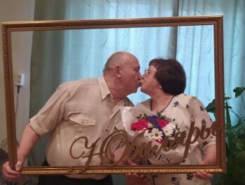 «Золотые» юбиляры: саткинских супругов поздравили с 50-летием свадьбы