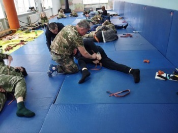 В Саткинском районе школьников и студентов будут обучать военной медицине