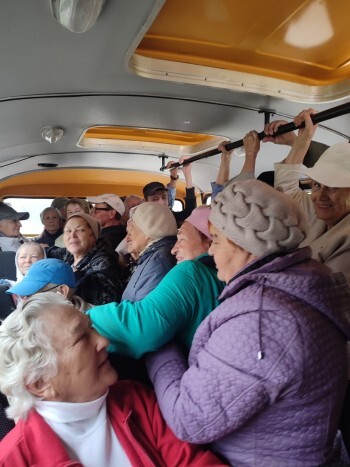 «Пришли на остановку, а автобуса нет»: саткинцы пожаловались на отмену рейсов до садов «Янтарь» 