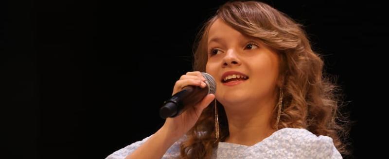 Путевку на море получила бакальская вокалистка за победу в конкурсе 