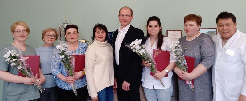 Четыре медицинские сестры Саткинского района удостоились наград 