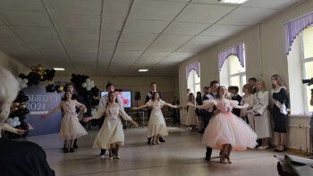 «Все красивые и нарядные»: в школах Саткинского района прошел праздник Последнего звонка