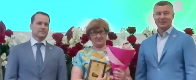 Пенсионерка из Сатки Зинаида Кокшарова удостоена звания «Волонтёр года» 