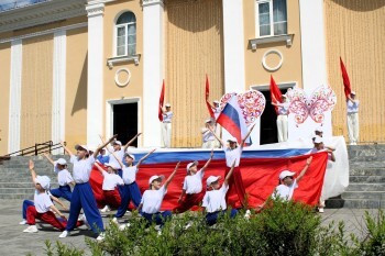 «Впервые на сцене!»: Саткинский район отпраздновал День России 
