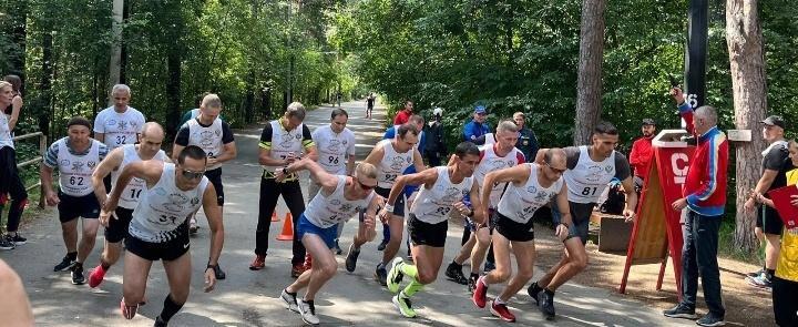 В первый день – первое место! Саткинец успешно стартовал в Чемпионате по лёгкой атлетике  