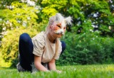 «Чего боятся взрослые?»: саткинские подростки надевают маски животных и бегают на четвереньках