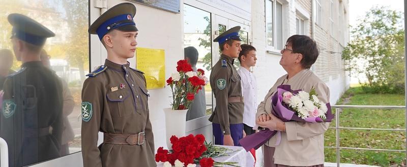 Доски Героям- землякам: они установлены в образовательных организациях Саткинского муниципального района  