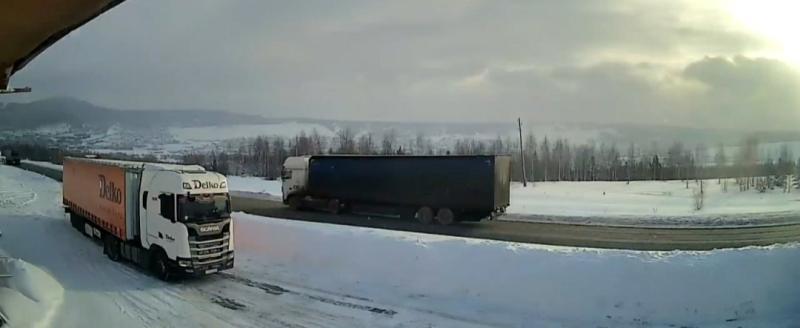 С 8 на 9 января на трассе между Бакалом и Саткой оторвалось колесо у автомобиля