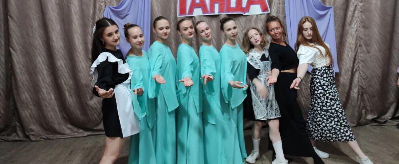 «Кружатся в танце»: в ДШИ п. Бердяуш на хореографическом отделении подрастают таланты