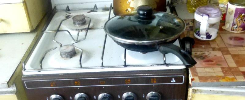 Жительница Сатки беспокоится, что ее могут обязать заменить газовую плиту