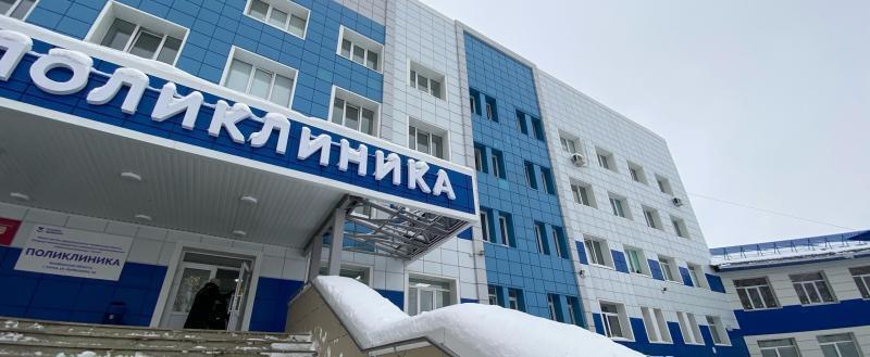 «Кого-то пропускают, а кого-то нет…»: саткинец поинтересовался, как осуществляется запуск машин на территорию больницы