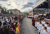 Украшением праздничного концерта стало выступление участников фестиваля-конкурса "Друзей многоголосье" Украшением праздничного концерта стало выступление участников фестиваля-конкурса "Друзей многоголосье"